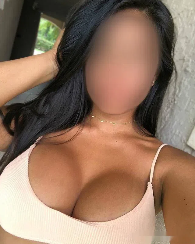 Escort latina curvy en Málaga