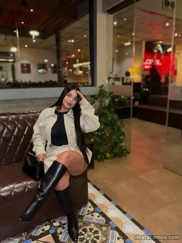 Escort latina curvy en Valencia
