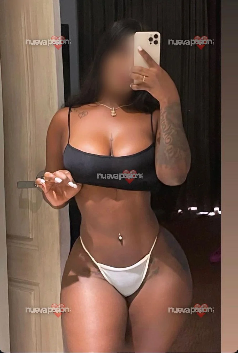 Escort mulata curvy en Valladolid