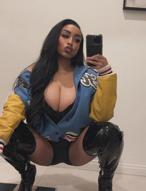 Escort mulata curvy en Madrid