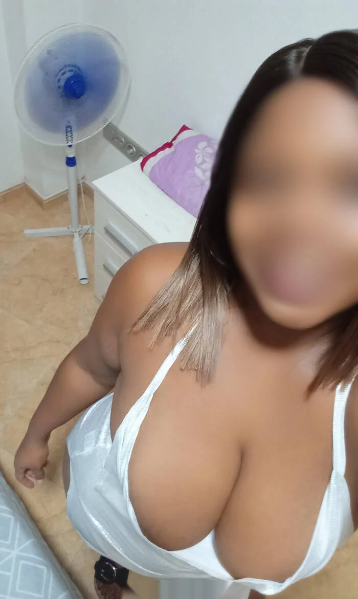 Escort latina curvy en Alhama de Murcia