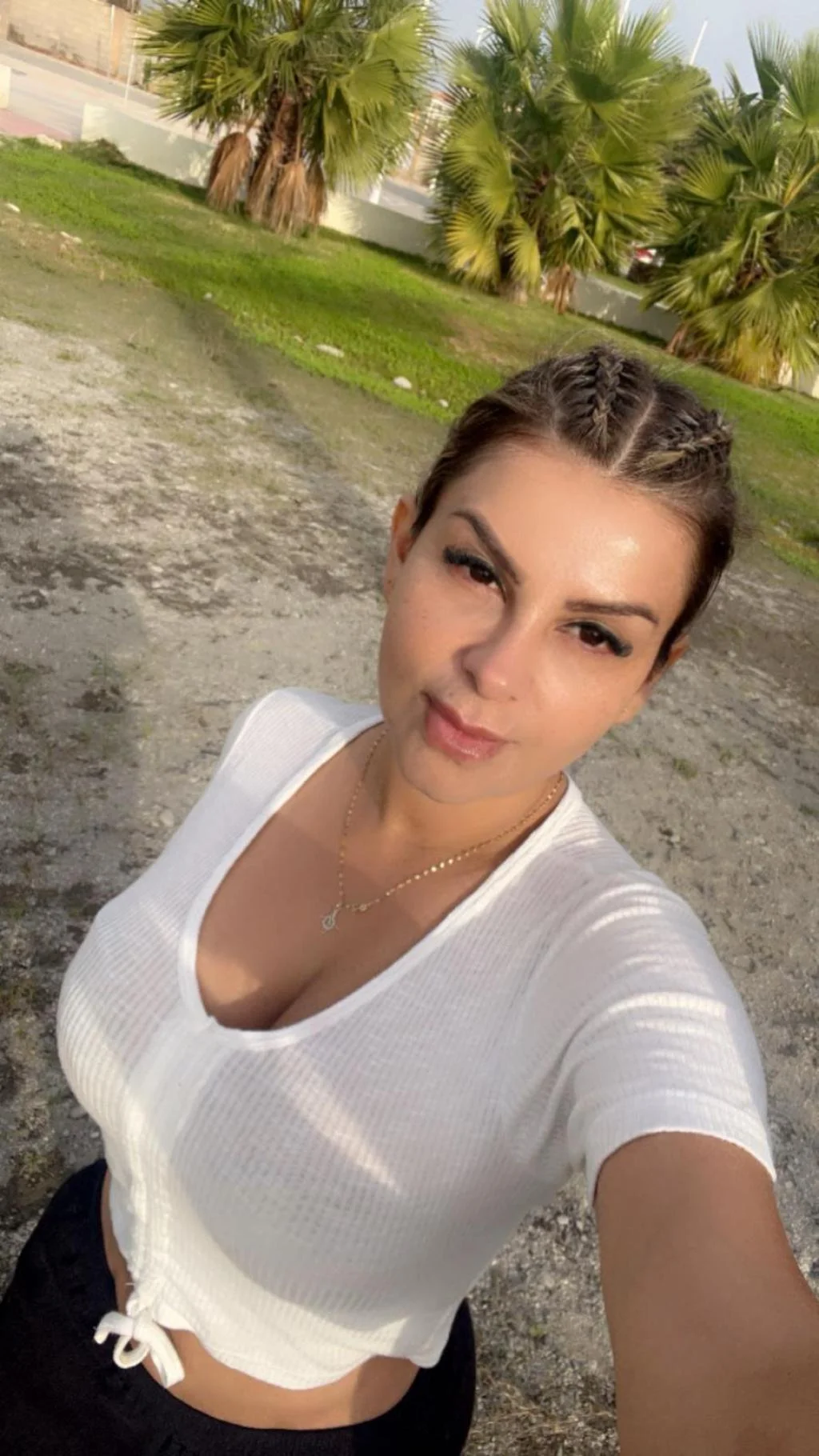 Escort latina curvy en Almuñécar