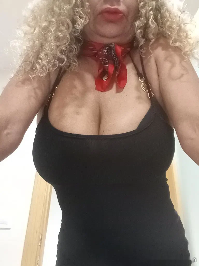 Escort blanca curvy en Barcelona
