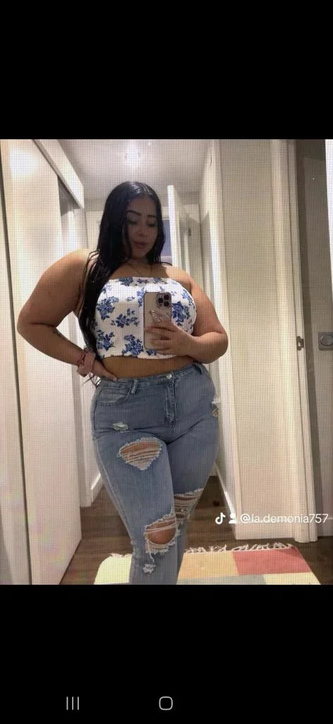 Escort latina curvy en Valencia