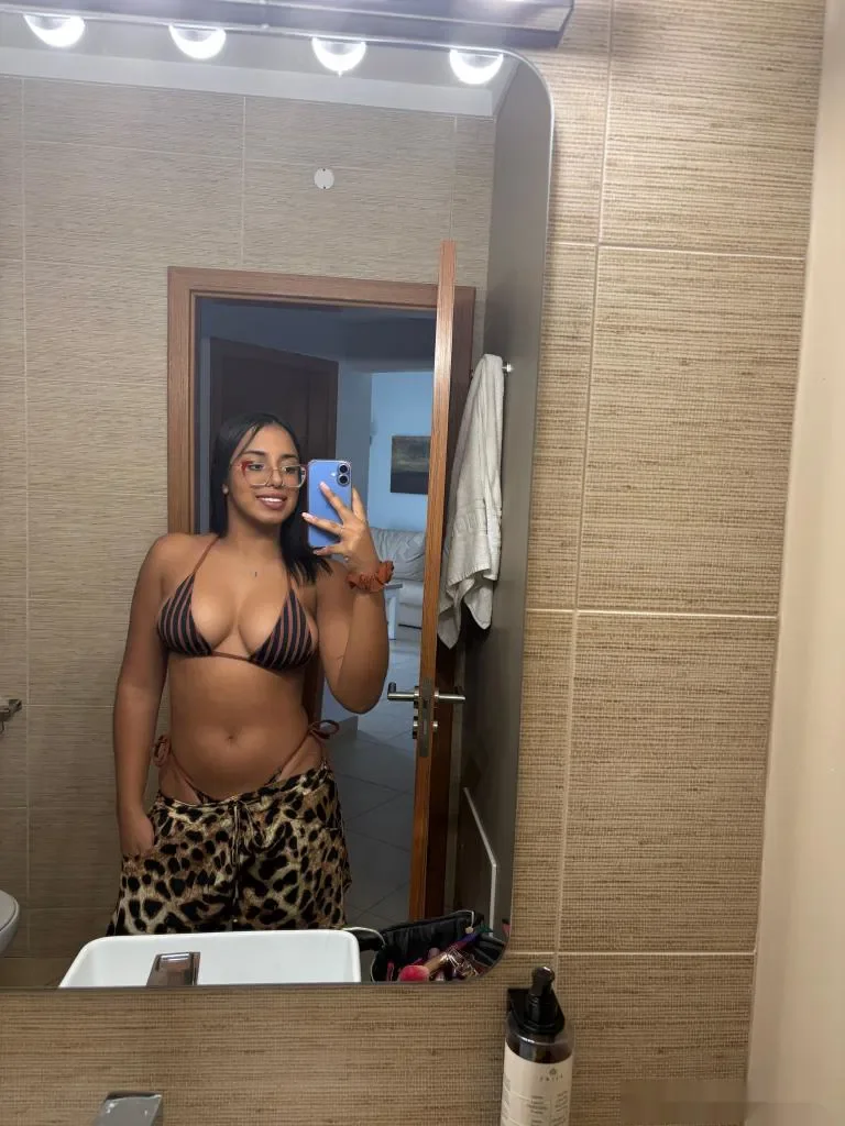 Escort latina curvy en Granada