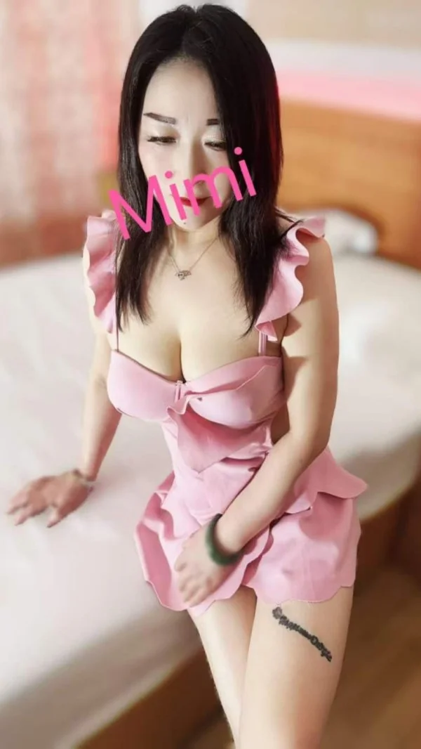 Escort asiática curvy en Madrid