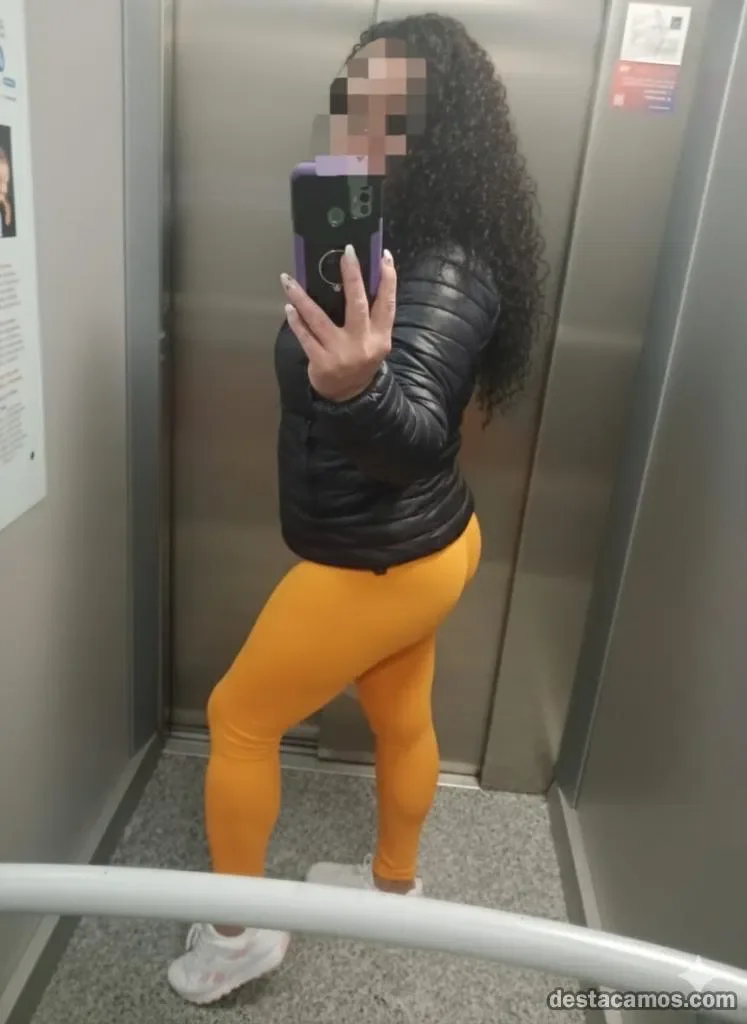 Escort mulata curvy en Orense