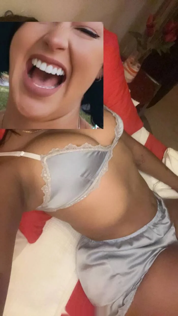 Escort latina curvy en Sevilla