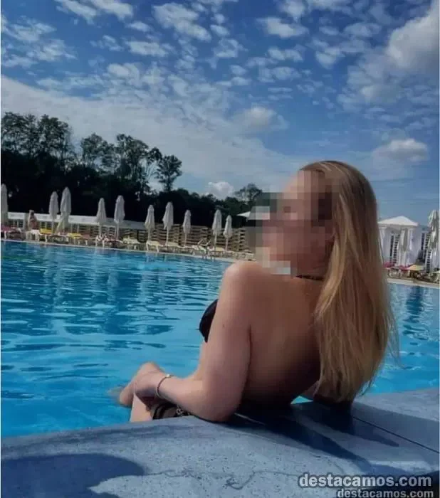 Escort blanca delgada en Cádiz