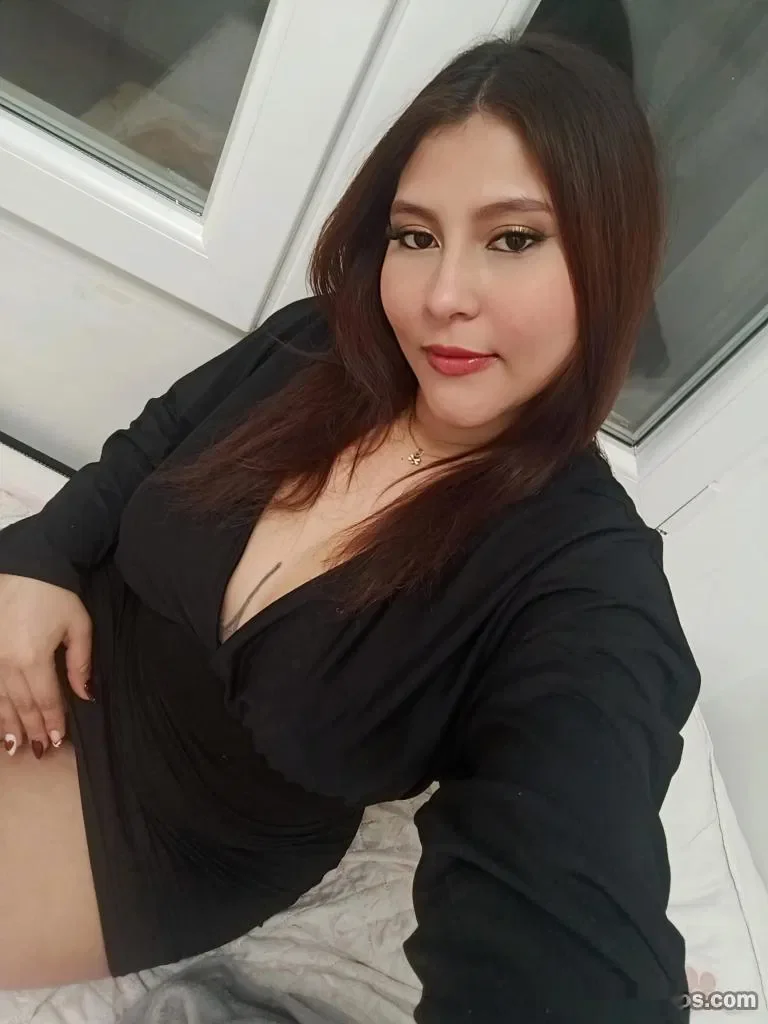 Escort latina curvy en León