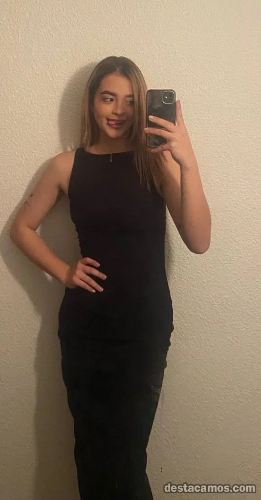 Escort latina delgada en Valencia