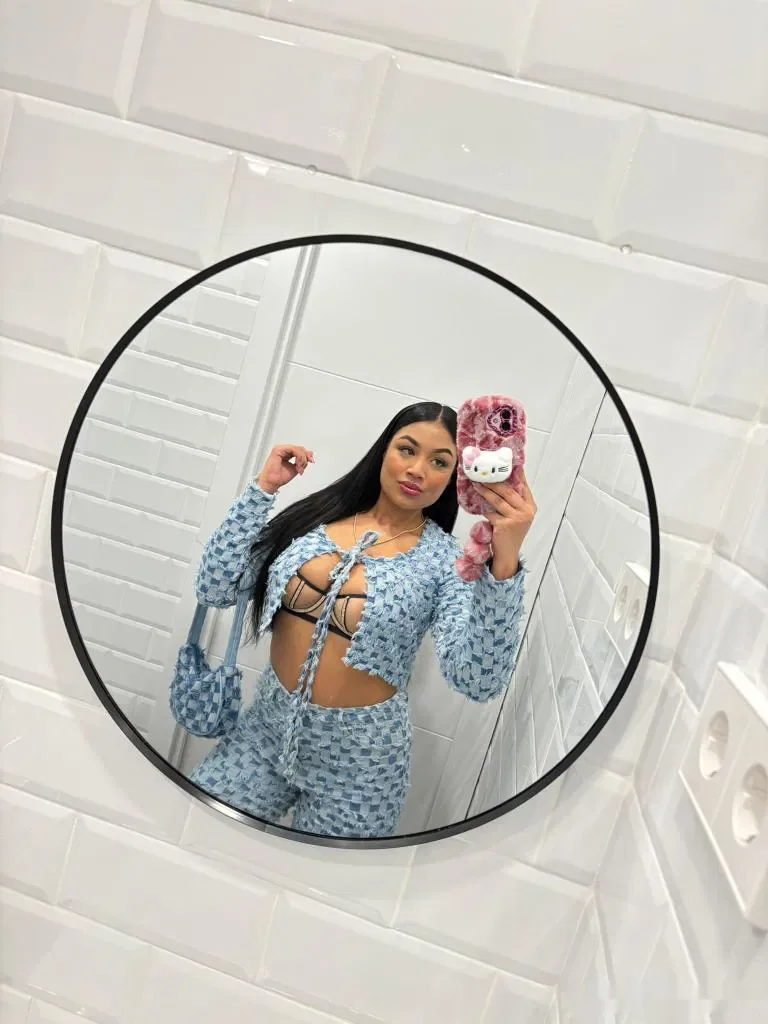 Escort latina curvy en Valencia