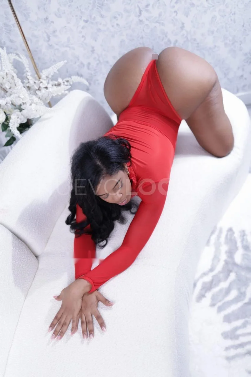 Escort mulata curvy en Barcelona