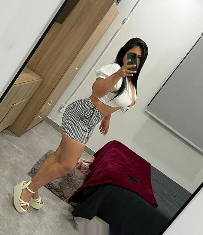 Escort latina curvy en Elda
