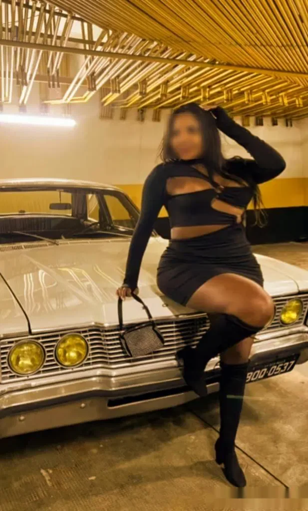 Escort latina curvy en Sevilla