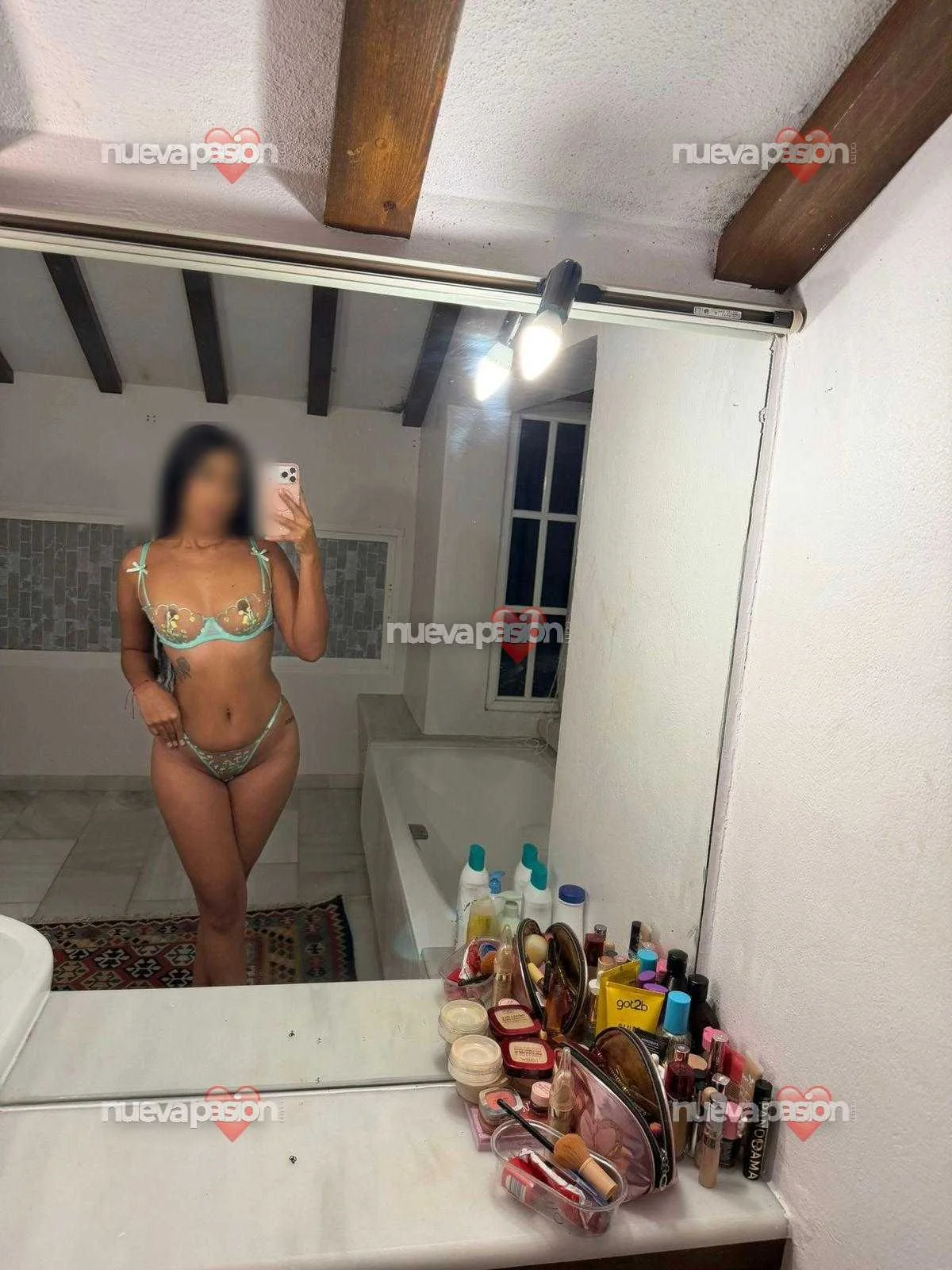 Escort latina curvy en Málaga