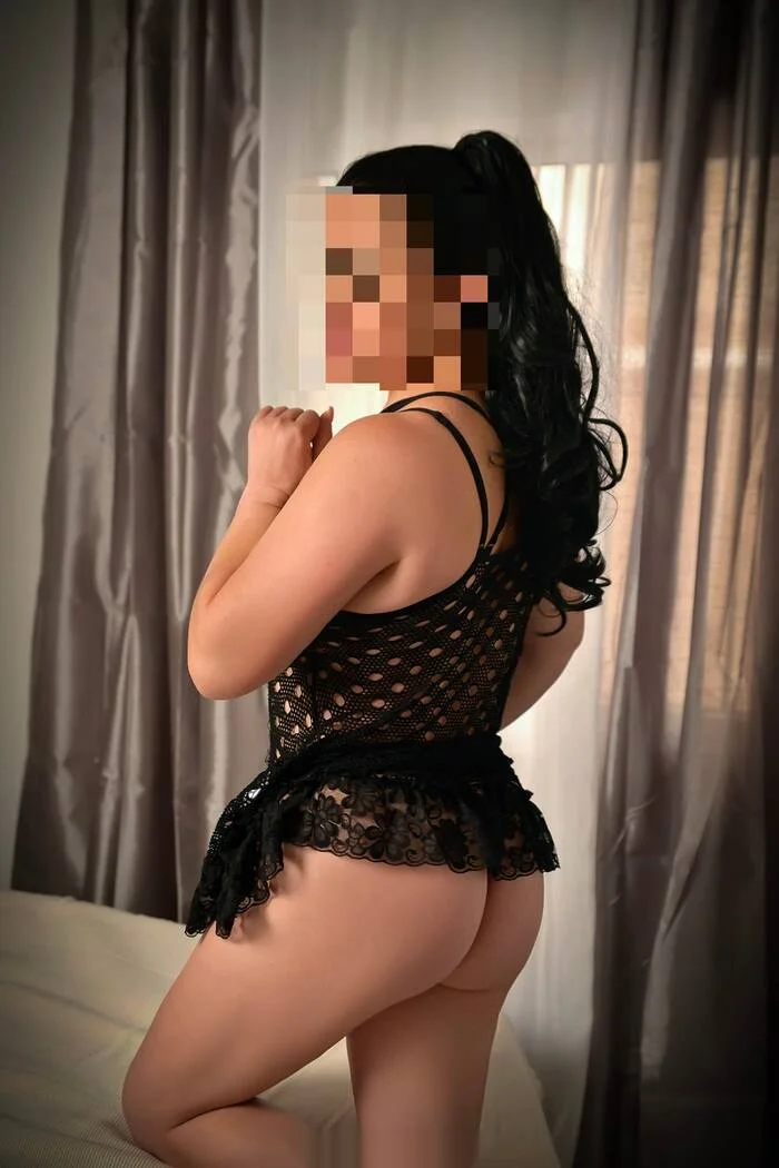 Escort latina curvy en Alicante
