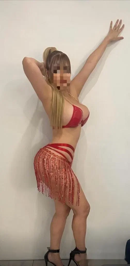 Escort latina curvy en Ibiza