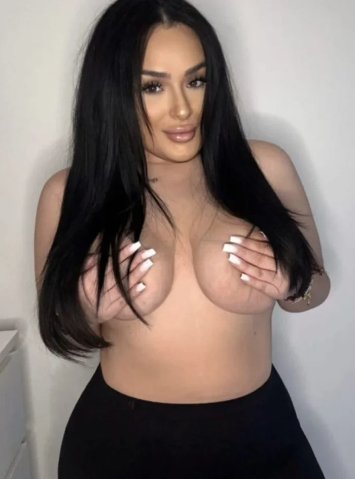 Escort latina curvy en Vélez-Málaga