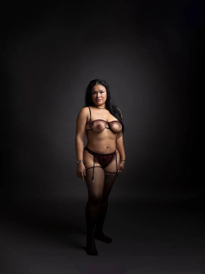 Escort latina curvy en Línea de la Concepción