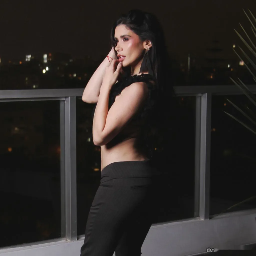 Escort latina delgada en La Coruña