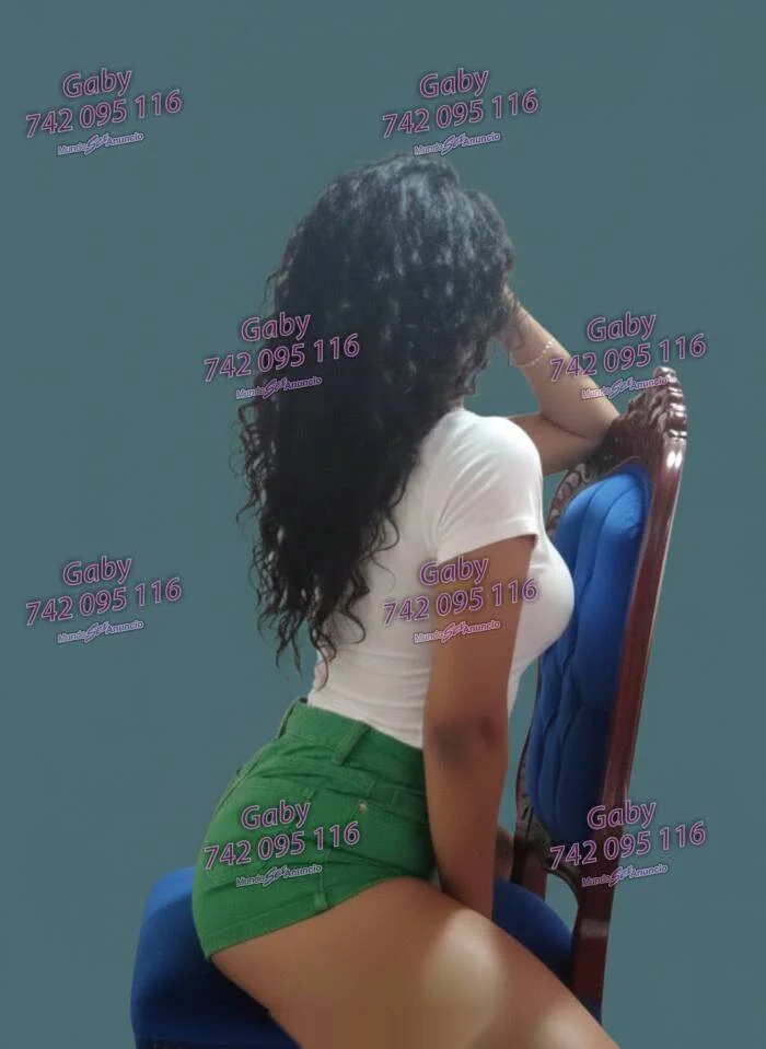 Escort latina curvy en Binéfar