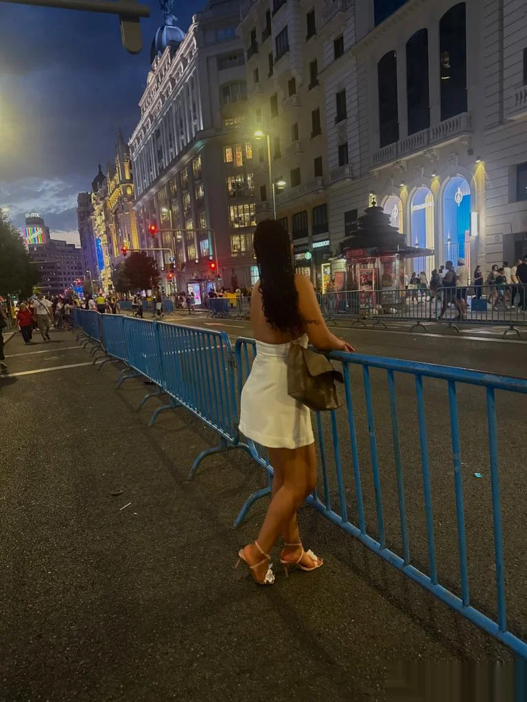 Escort latina curvy en Madrid