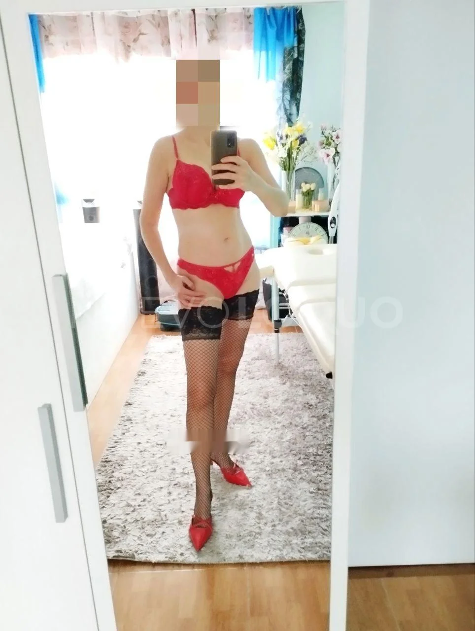 Escort blanca delgada en Oviedo