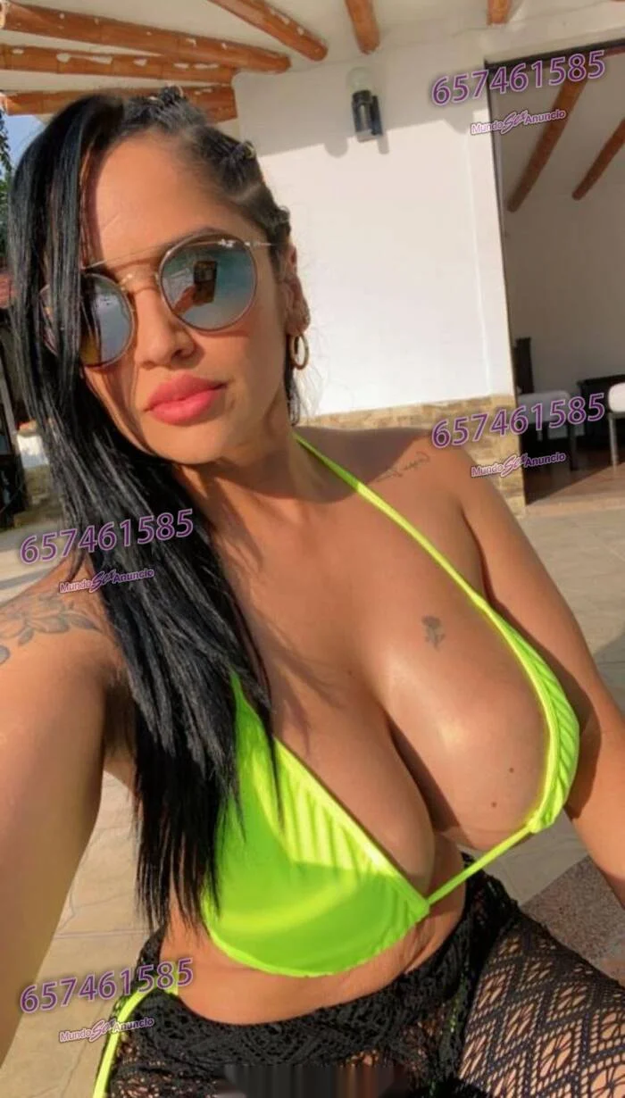Escort latina curvy en San Sebastián