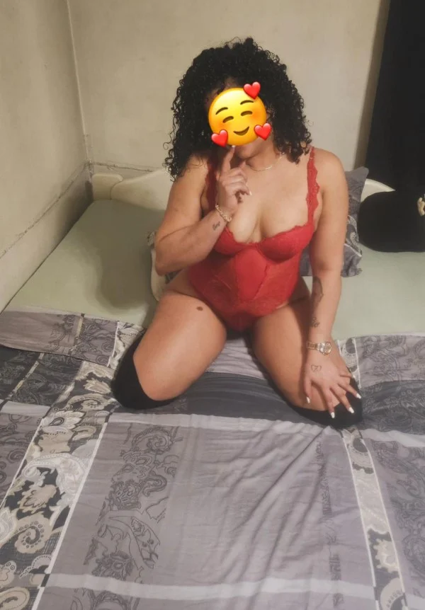 Escort mulata curvy en Vélez-Málaga