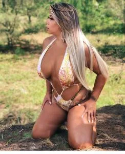 Escort latina curvy en Sevilla