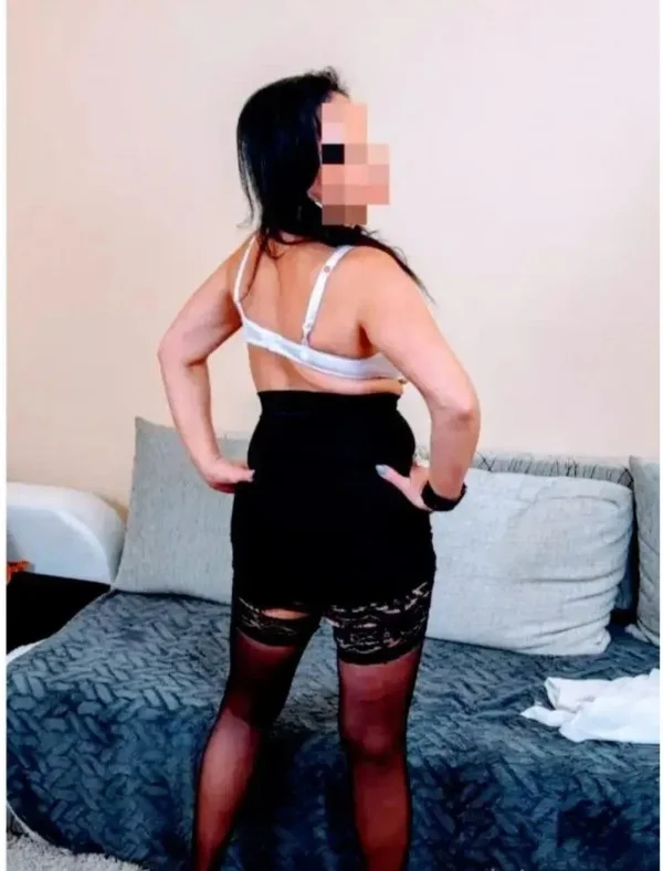 Escort latina curvy en Madrid