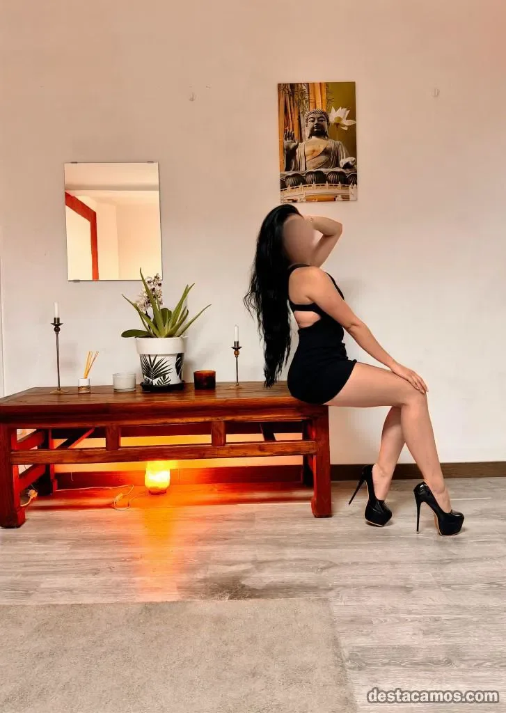 Escort latina delgada en Palma de Mallorca