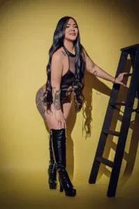 Escort latina curvy en Madrid