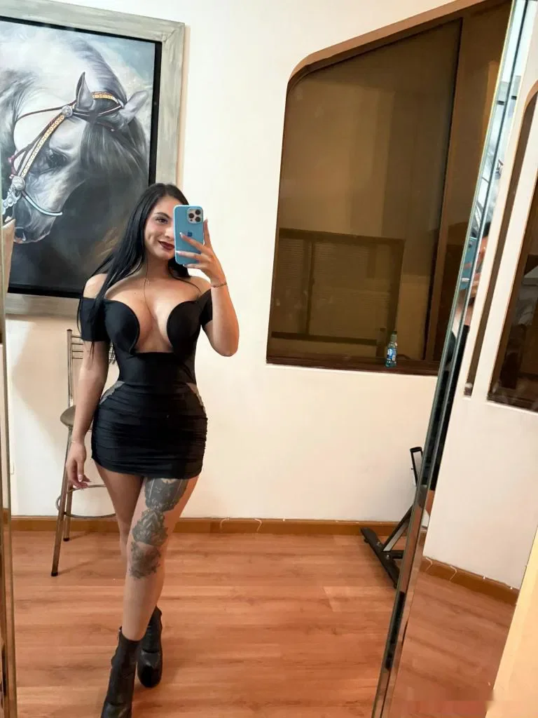 Escort latina curvy en Sevilla