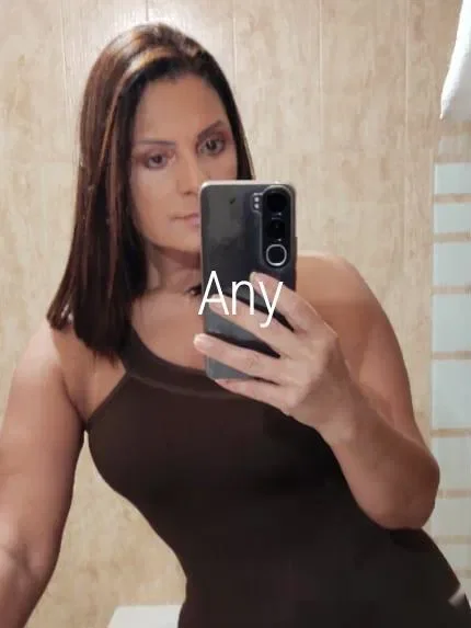 Escort latina curvy en Porriño