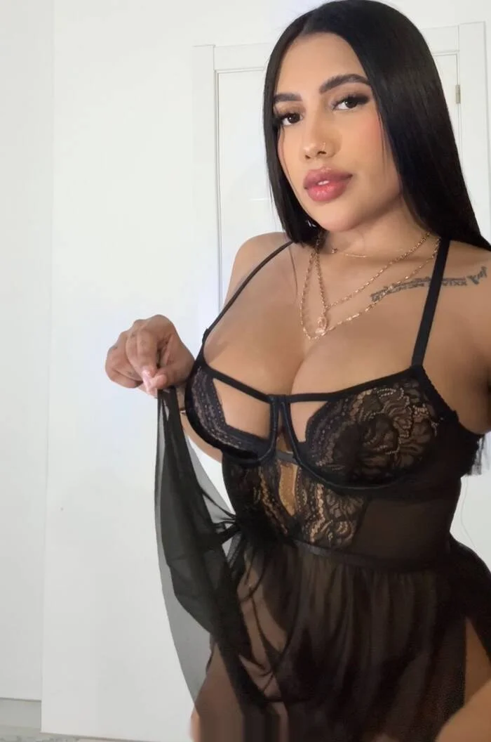 Escort latina curvy en Alicante