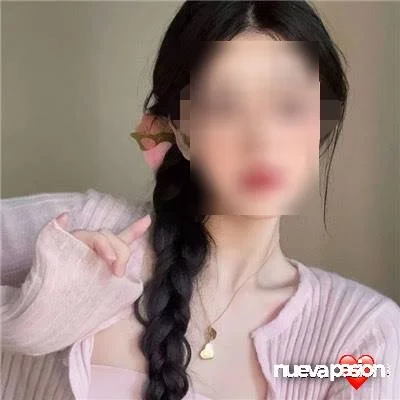 Escort asiática delgada en Madrid