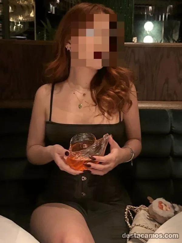 Escort latina delgada en Ibiza