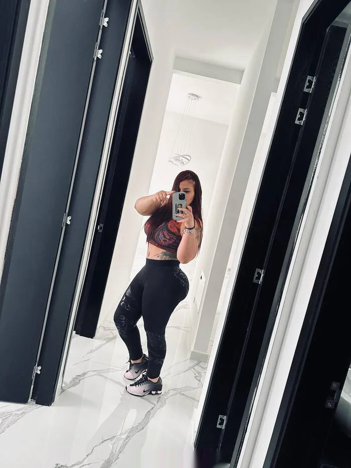 Escort latina curvy en Valencia