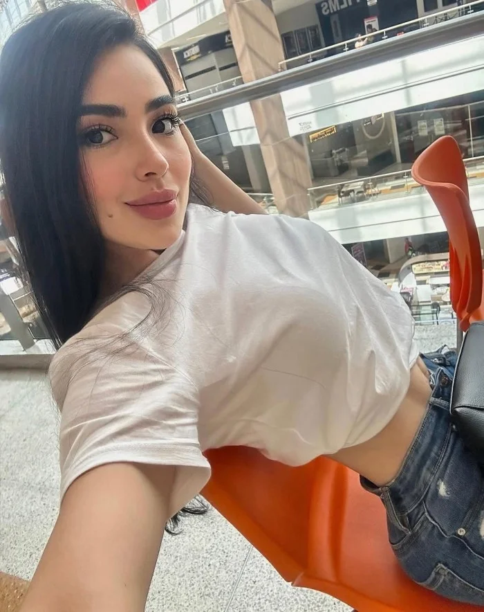 Escort latina curvy en Mollet del Vallés