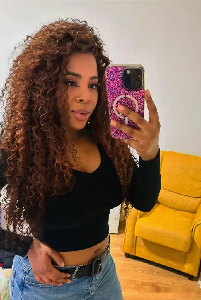 Escort mulata curvy en La Coruña