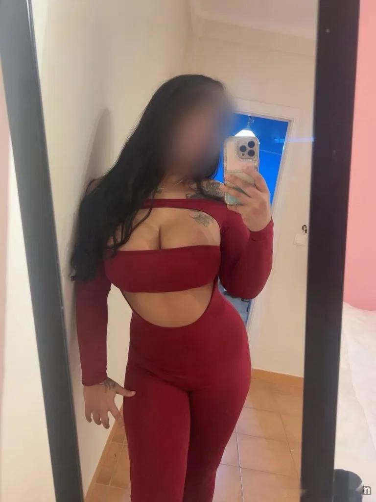 Escort latina curvy en Sevilla