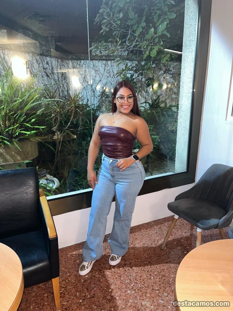 Escort latina curvy en Cádiz