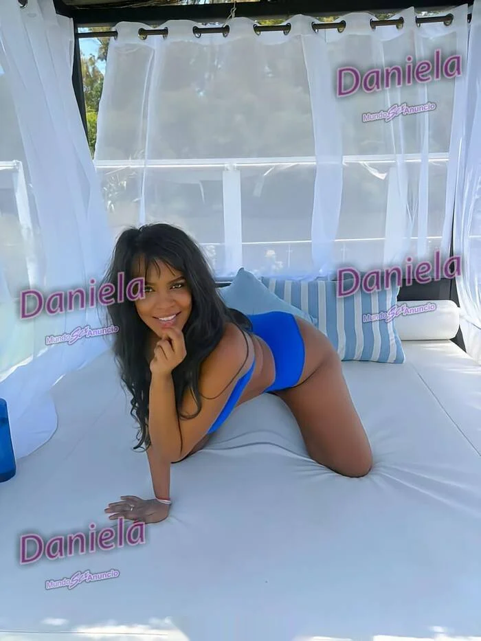 Escort latina curvy en Olot