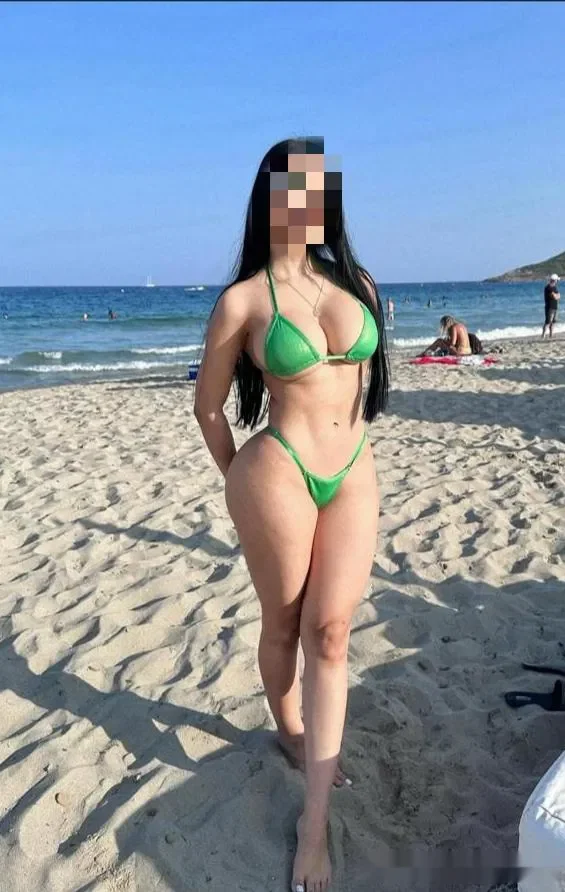 Escort latina curvy en San Sebastián