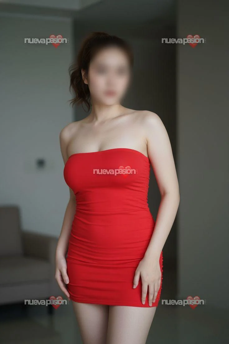 Escort asiática curvy en Barcelona