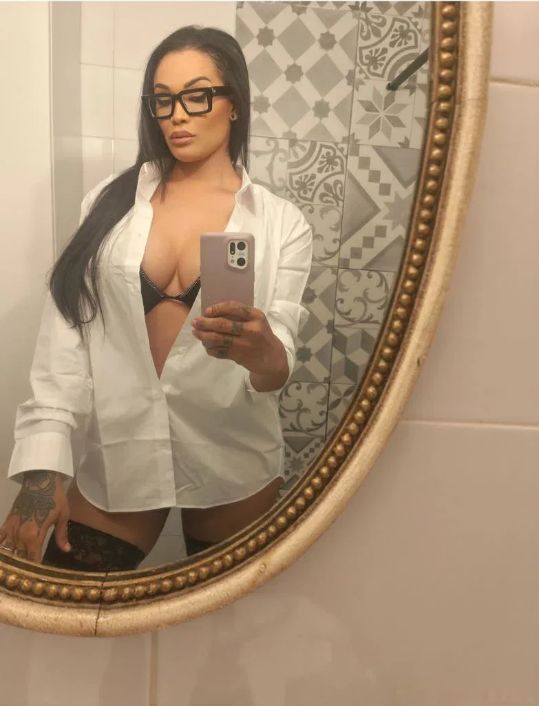 Escort latina curvy en Alicante