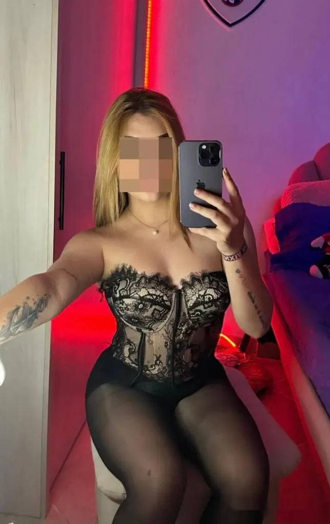 Escort latina curvy en Madrid