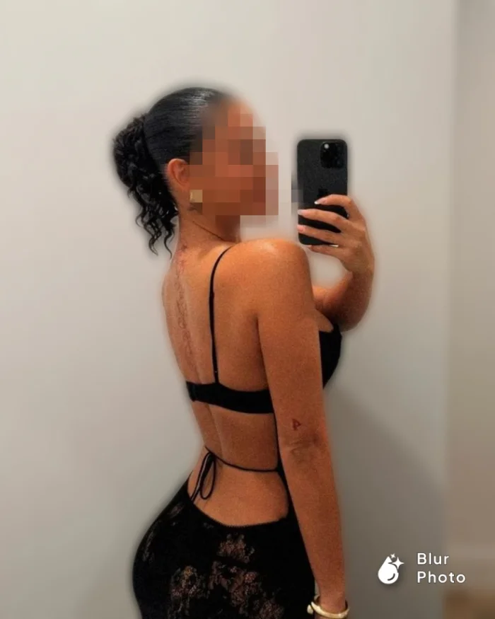 Escort latina curvy en Madrid